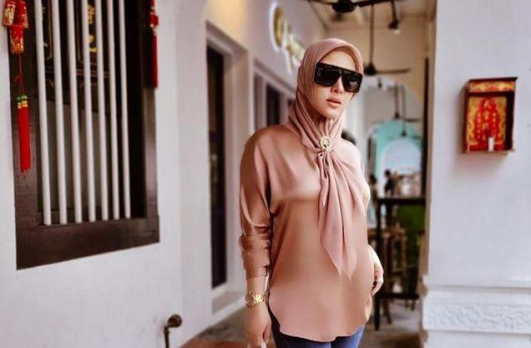 Artis Hobi Koleksi Mobil Mewah (Instagram/princessyahrini)