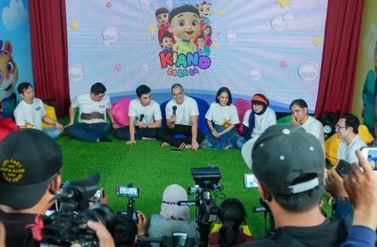 Potret Baim Wong dengan Kepala Botak (Instagram/baimwong)
