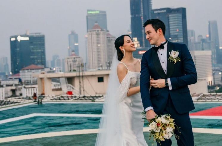 Momen Pernikahan Mike Lewis dan Janisaa Pradja. (Instagram/bindipack)