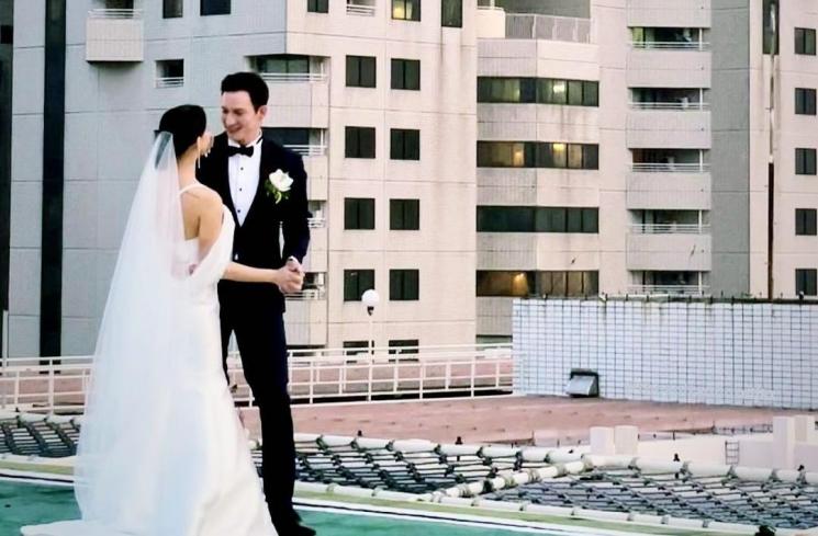 Momen Pernikahan Mike Lewis dan Janisaa Pradja. (Instagram/bindipack)