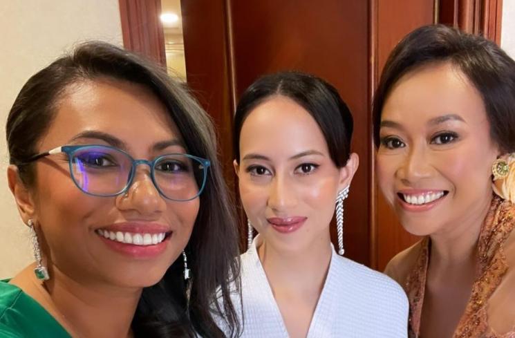 Momen Pernikahan Mike Lewis dan Janisaa Pradja. (Instagram/bindipack)
