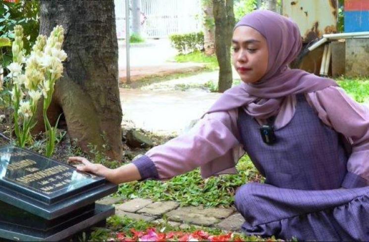 Momen Artis Ziarah Jelang Ramadhan (YouTube Ricis Official)