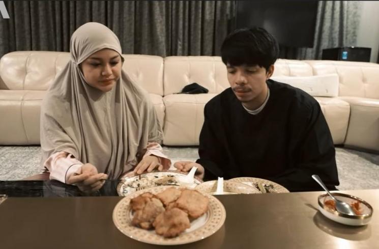 Momen Sahur Pertama Atta dan Aurel. (YouTube/AH)