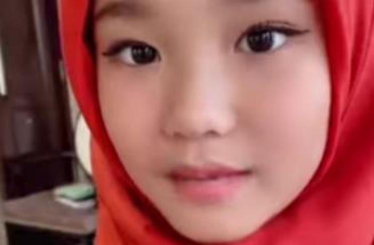 Potret Bilqis Anak Ayu Ting Ting Berhijab. (Instagram/ayutingting92)