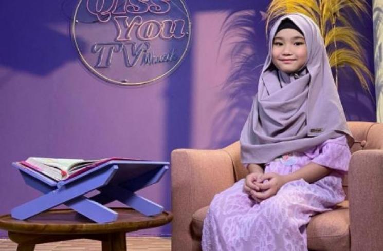 Potret Bilqis Anak Ayu Ting Ting Berhijab. (Instagram/ayutingting92)