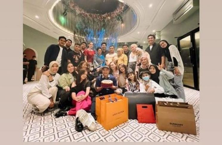 Momen Ulang Tahun Fadly Faisa (instagram).