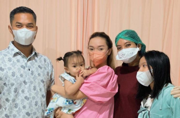 Gaya Zaskia Gotik Pamer Baby Bump Anak Kedua (Instagram/@zaskia_gotix)