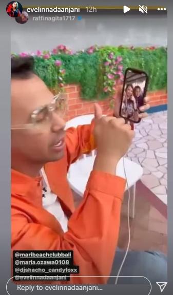 Momen Maria Ozawa ke Beach Club Raffi Ahmad (Instagram/evelinnadaanjani)