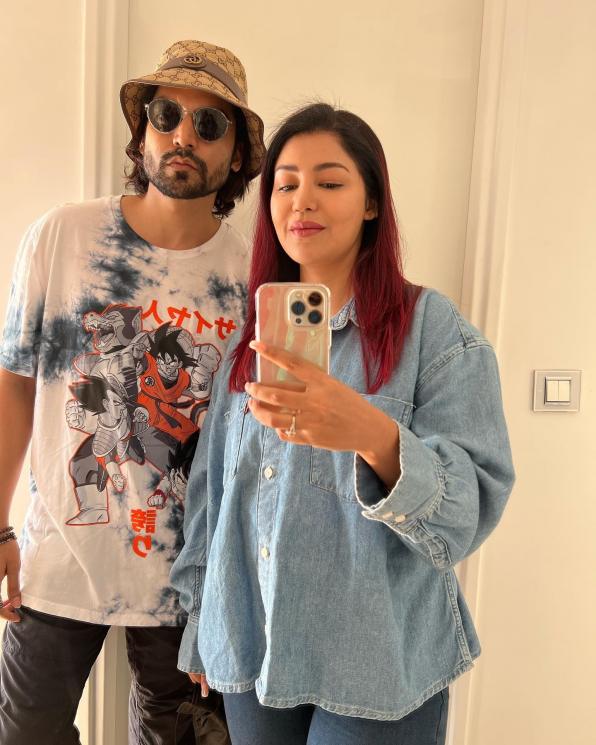 Potret Gurmeet Choudhary dan Debina Bonnerjee (Instagram/@debinabon)