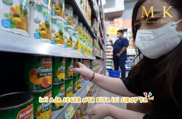 Momen Maharani Kemala Belanja Buka Puasa untuk Asisten (YouTube maharani kemala)
