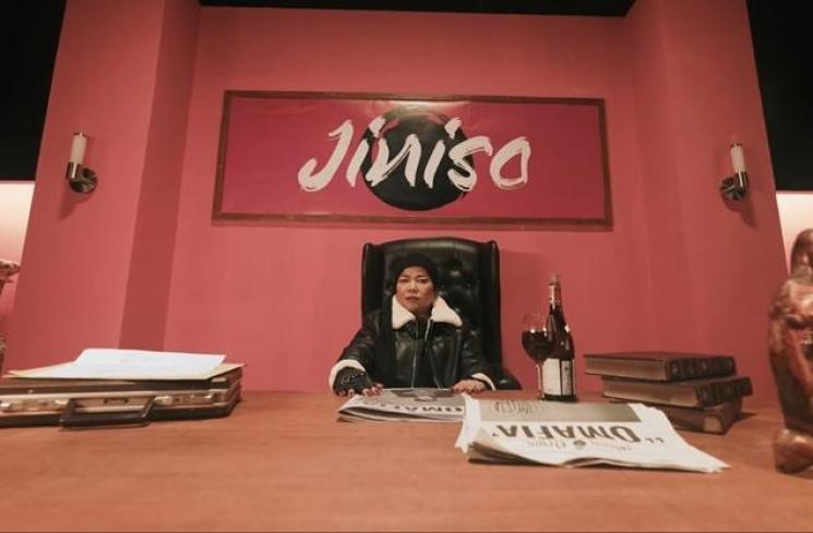 Gaya Mama Fuji Jadi Mafia (YouTube/JINISO Entertainment)