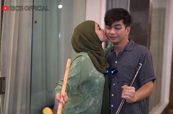 10 Potret Ria Ricis Masak Seblak Jumbo Untuk Makan Sahur, Seru Banget