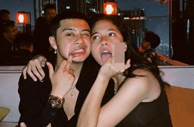 Potret Bastian Steel usai rombak total gaya rambut (Instagram/@sithamarino)