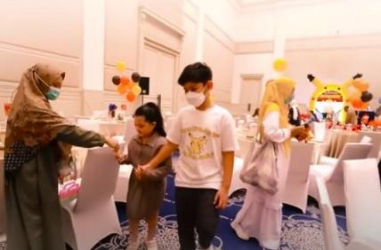 Potret Keakraban Arsy Hermansyah dan King Faaz (YouTube/The Hermansyah A6)