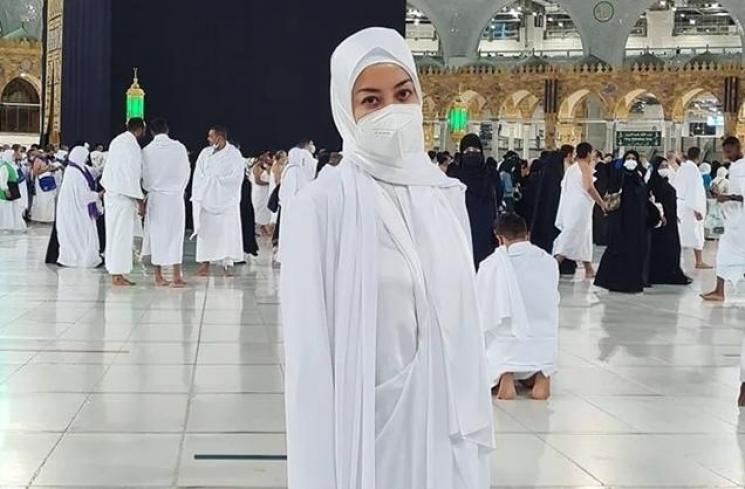 Potret Artis saat Umrah (Instagram/@lutob)