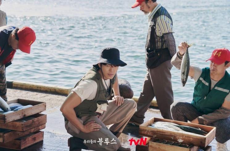 Potret Kim Woo Bin di Our Blues (Instagram/@tvn_drama)