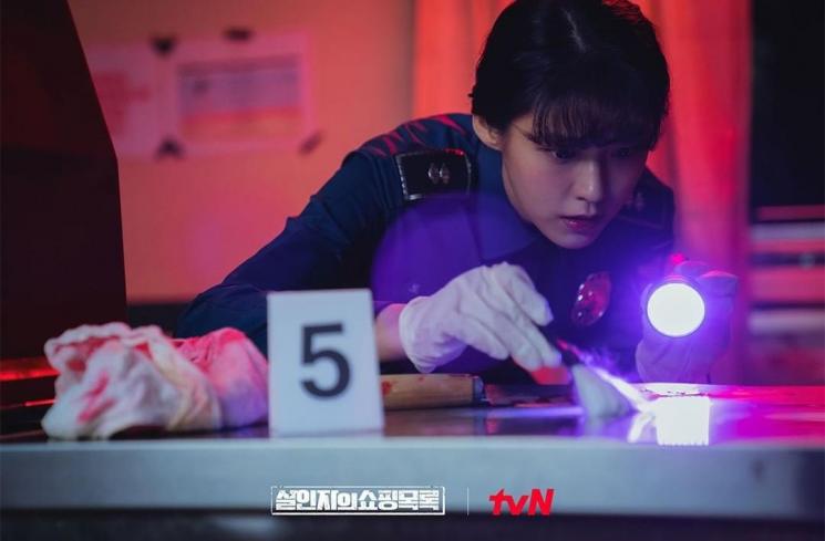 Pesona Seolhyun AOA di The Killer's Shopping List (Instagram/@tvn_drama)