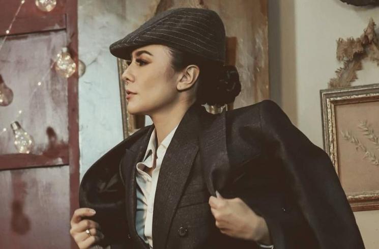 Potret Wulan Guritno Cosplay Karakter Film (Instagram/@wulanguritno)