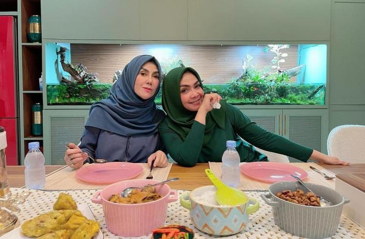 Gaya Mama Rieta Ibunda Nagita Slavina (instagram/@rieta_amilia)