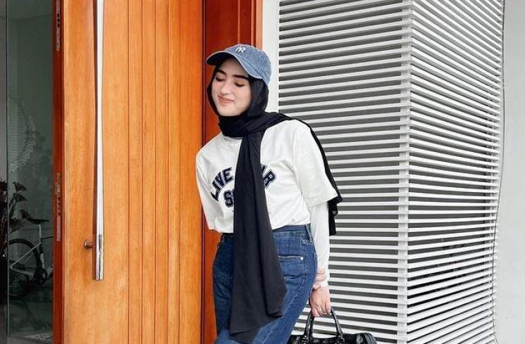 Outfit Dinan Fajrina Istri Doni Salmanan (Instagram/dinanfajrina)