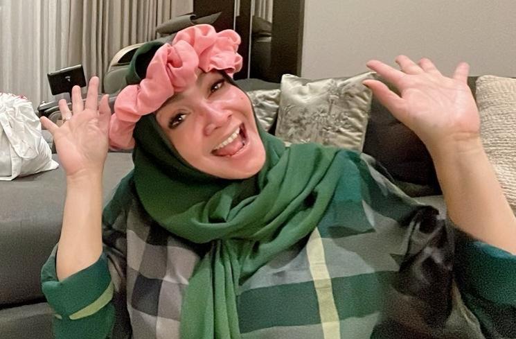 Sumber kekayaan Rieta Amilia ibunda Nagita Slavina (Instagram/@rieta_amilia)