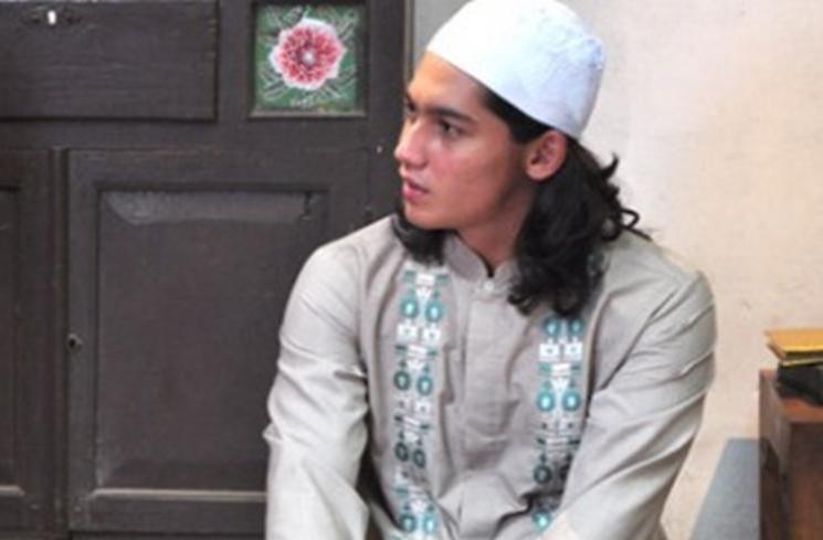 Artis Non Muslim yang Bisa Baca Al-Quran (sinemart.com)