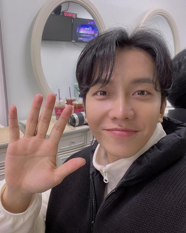 Fakta Love According to the Law (Instagram/@leeseunggi.official)