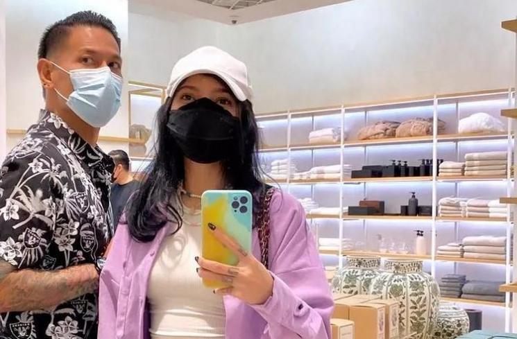 Kemesraan Chef Juna dan Citra Anidya. (Instagram/@storyjuna)