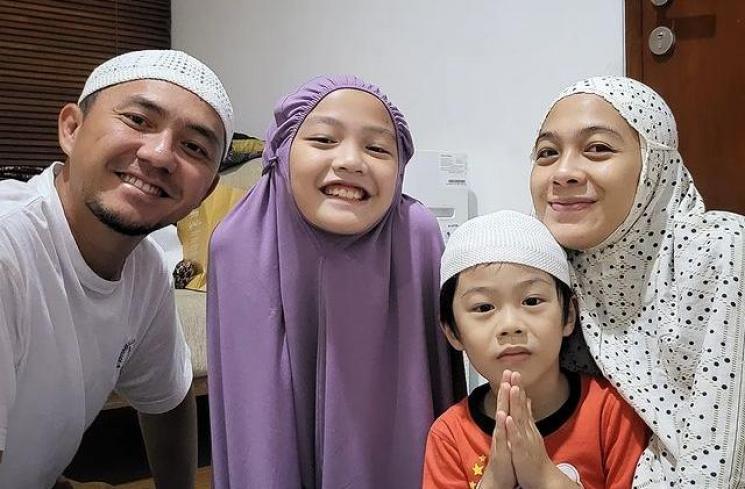 Momen Artis Tarawih Bareng Keluarga (Instagram/@dianayulestari)