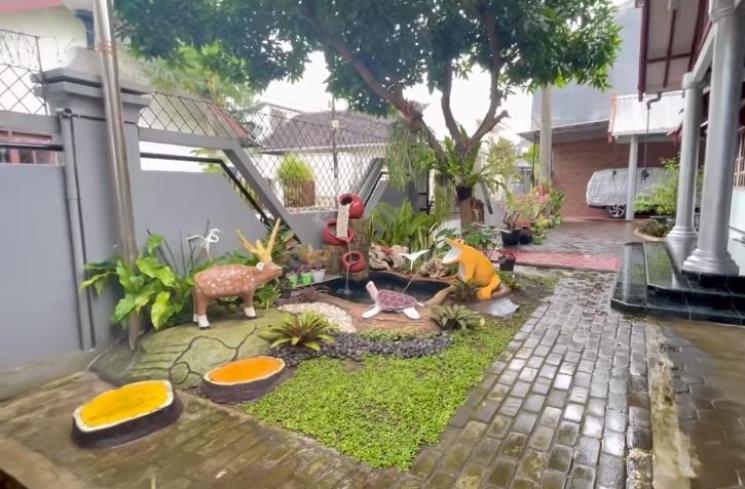 Rumah Dewi Perssik di Kampung Halaman (YouTube DEWI PERSSIK)
