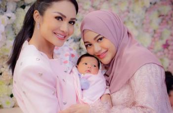Ceria dan Anti Rewel, Ini 10 Bayi Artis Paling Anteng Bikin Makin Gemas