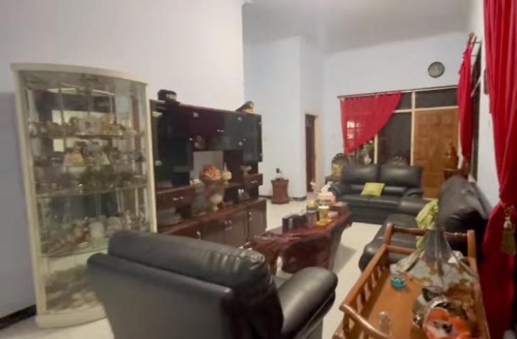 Rumah Dewi Perssik di Kampung Halaman (YouTube DEWI PERSSIK)