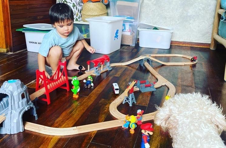 Momen Feby Febiola bareng cucu ganteng (Instagram/@febyfebiola_)