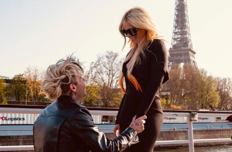 Momen Avril Lavigne Dilamar (Instagram/@avrillavigne)