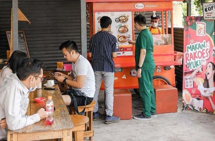 Warung Nasi Goreng Gisella Anastasia. (Instagram/rakoes.indonesia)