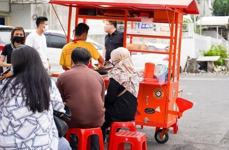 Warung Nasi Goreng Gisella Anastasia. (Instagram/rakoes.indonesia)