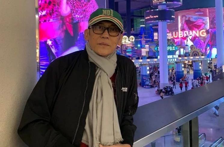 Artis Jadi Pedagang Kaki Lima