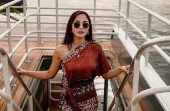 10 Potret Kirana Larasati Pamer Bahu, Bikin Iri Kaum Hawa