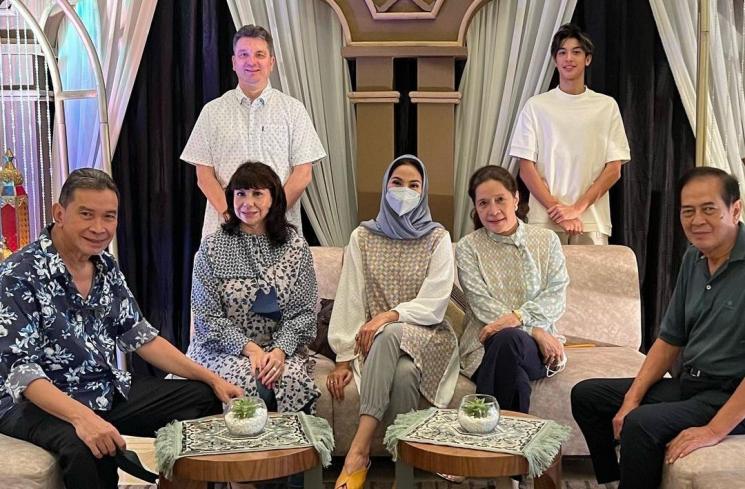 Momen Maudy Koesnaedi Buka Bersama (instagram/@maudykoesnaedi)