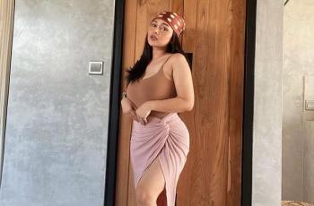 8 Potret Liburan Mutia Ayu di Bali, Berani Tampil Seksi