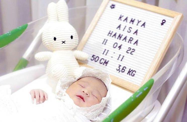 Momen Fitri Tropica Melahirkan Anak Kedua (Instagram/irvantoge)