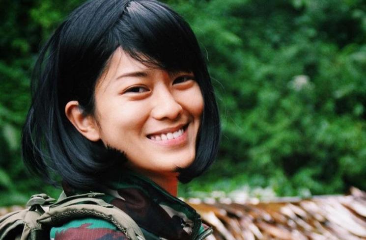 Gaya Artis Indonesia Pakai Seragam Tentara(Instagram/@aurelie)