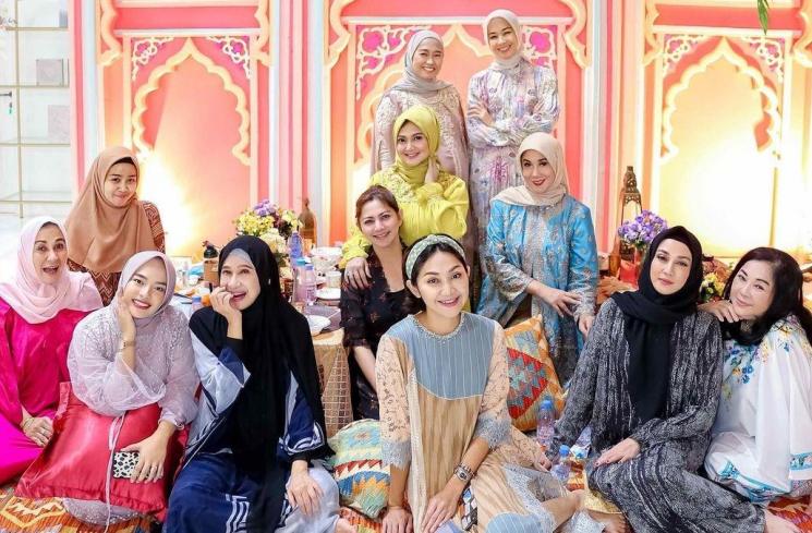 Momen Bella Saphira Buka Bersama Artis 90-an (instagram/@bellasaphiraofficial)
