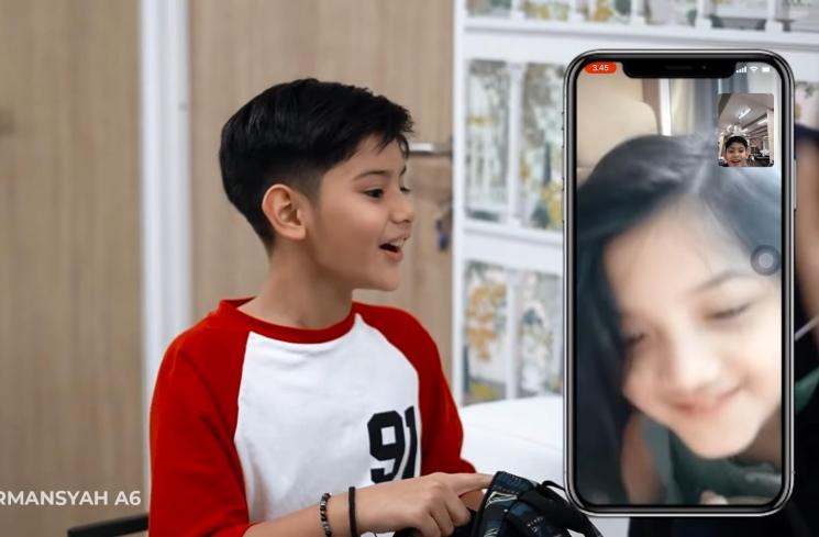 Momen King Faaz Video Call Arsy Hermansyah (YouTube The Hermansyah A6)