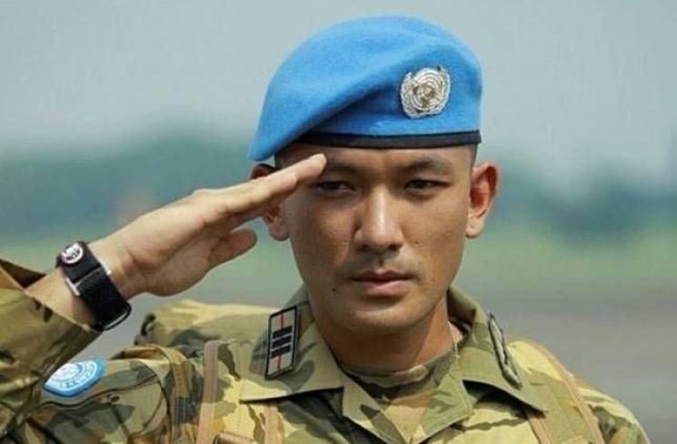 Gaya Artis Indonesia Pakai Seragam Tentara(Instagram/@riodewanto)