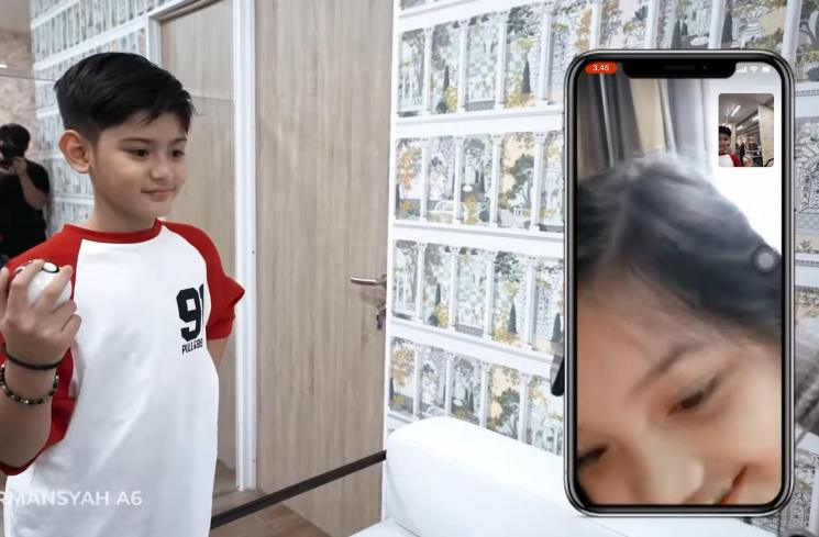 Momen King Faaz Video Call Arsy Hermansyah (YouTube The Hermansyah A6)