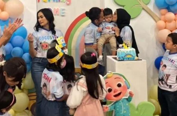 Pesta Ulang Tahun Baby Syaki Anak Rizki DA. (Instagram/@baihaqqi_syaki_ramadhan)
