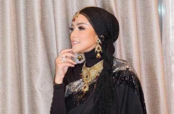 Pesona 10 Seleb Berhijab Pakai Busana India, Ada Olla Ramlan dan Laudya Cynthia Bella