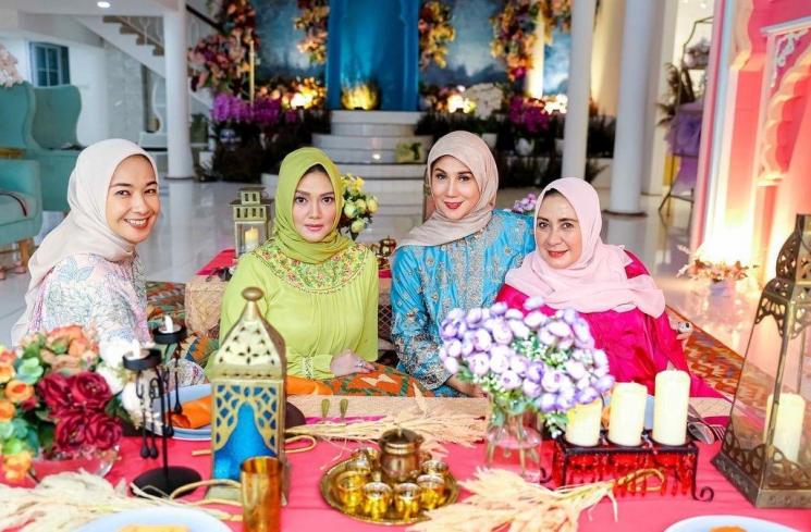 Momen Bella Saphira Buka Bersama Artis 90-an (instagram/@bellasaphiraofficial)