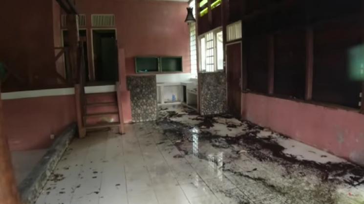 Potret Rumah Lidya Kandou Terbengkalai (YouTube/BANGKU KOSONG TV)